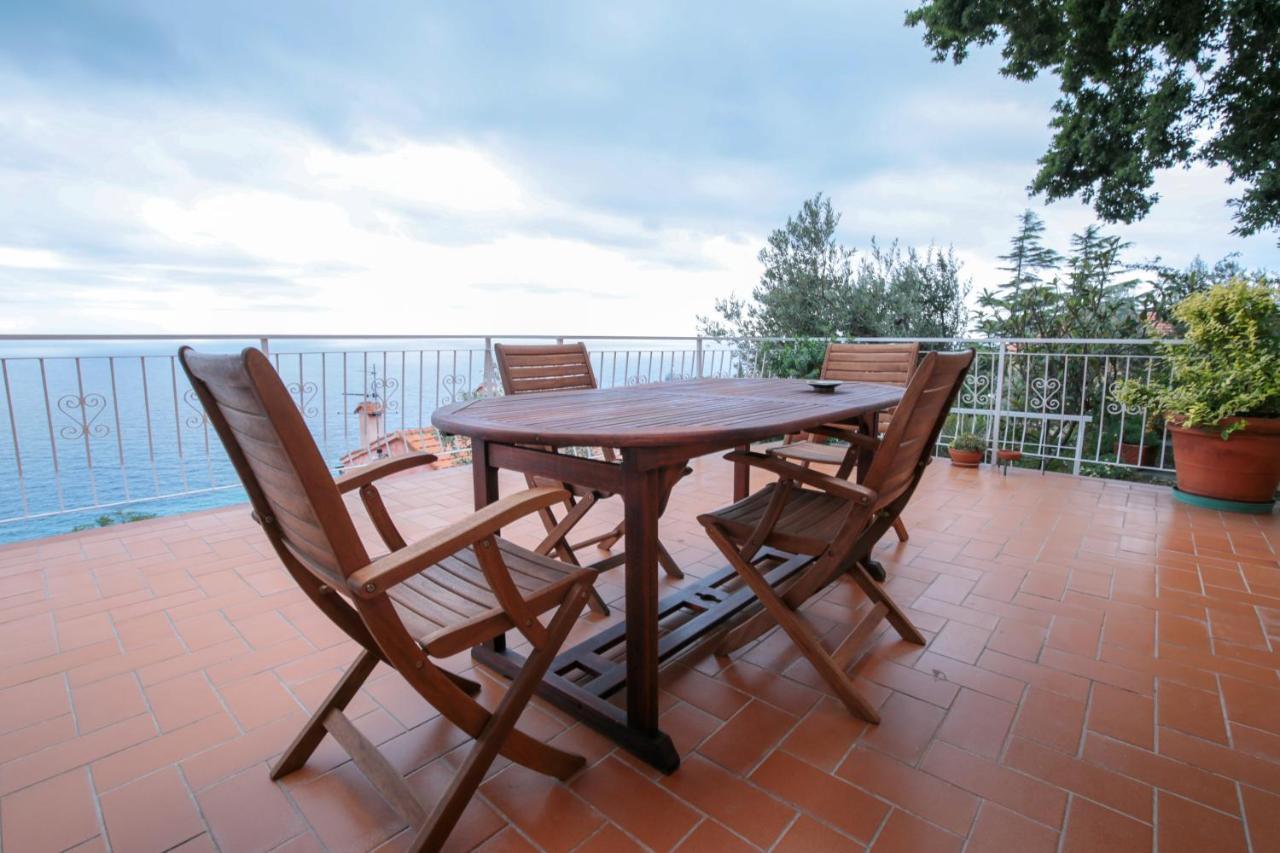 Villa Gio - Terrazza Nel Blu Bergeggi Dış mekan fotoğraf